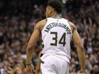 爱游戏官网-雄鹿队受困防守，希望能迎来好转