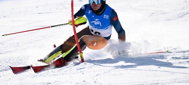 爱游戏官方入口-韩国滑雪选手获得高山滑雪银牌！