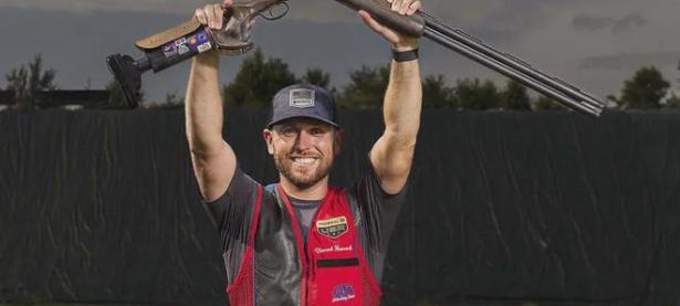 爱游戏官方登录入口-英国选手登顶射击比赛领奖台