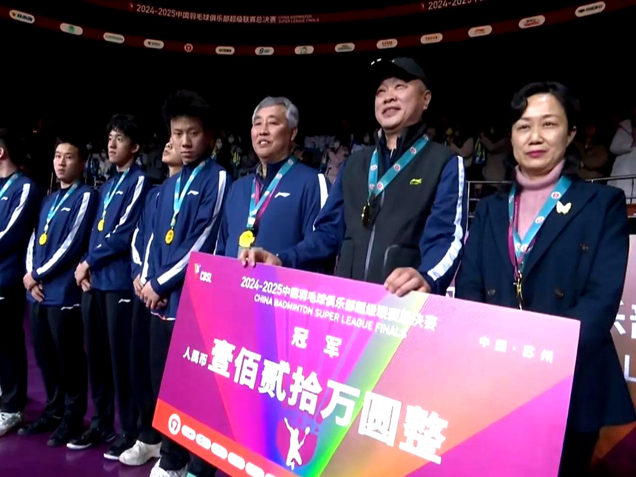 爱游戏入口-杜塞尔多夫精神抖擞，逆袭战胜强敌实现突破