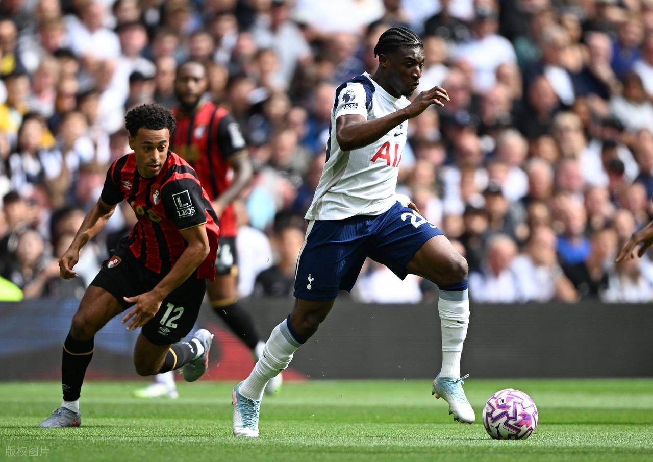 包含西汉姆联被迫吞下苦果，客场落败步步走低的词条