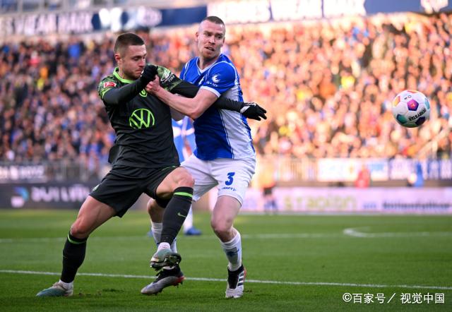 包含沃尔夫斯堡队防线漏洞暴露，前途堪忧的词条