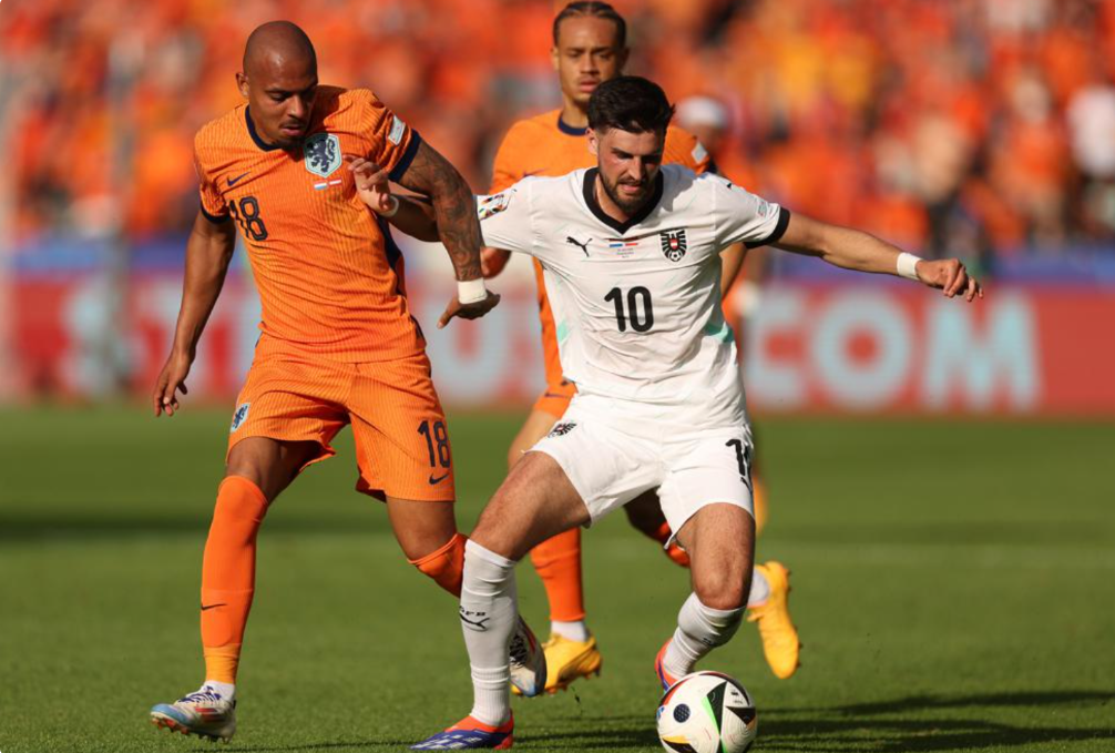 荷兰队无缘晋级四强，捷克队逆袭成功