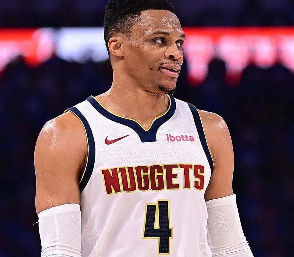 韦少独揽33+10，雷霆击败老鹰