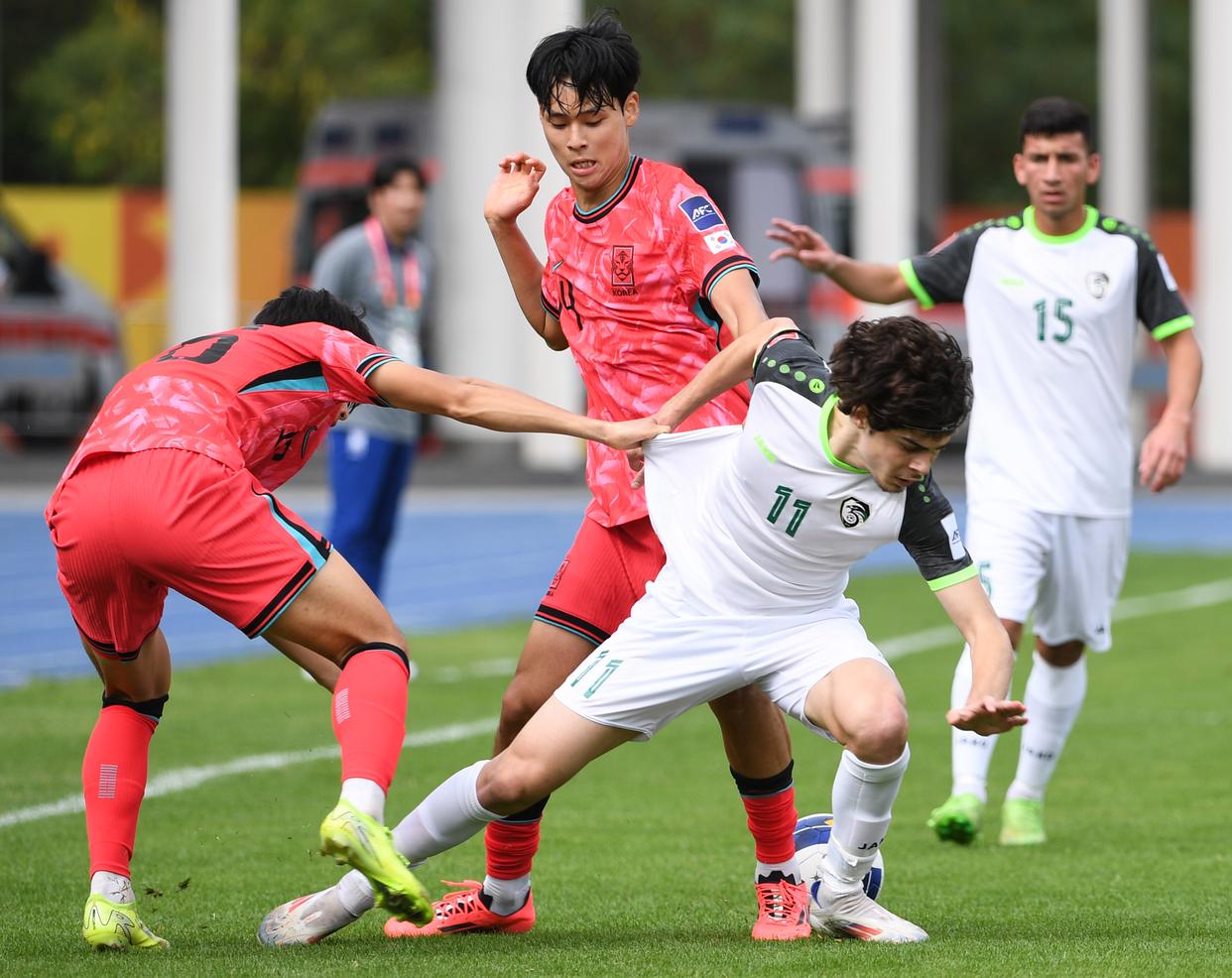 亚洲俱乐部足球比赛争夺激烈