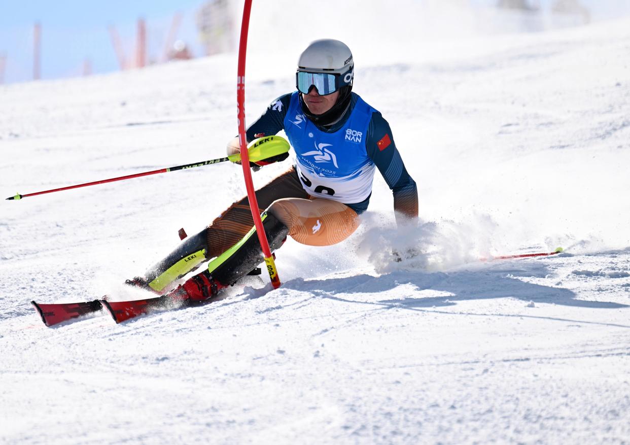 韩国滑雪选手获得高山滑雪银牌! 韩国滑雪选手获得高山滑雪银牌!