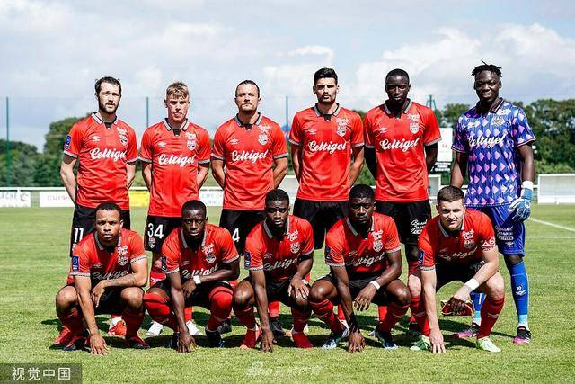 南特球员在最新一场比赛中展现团队配合的简单介绍