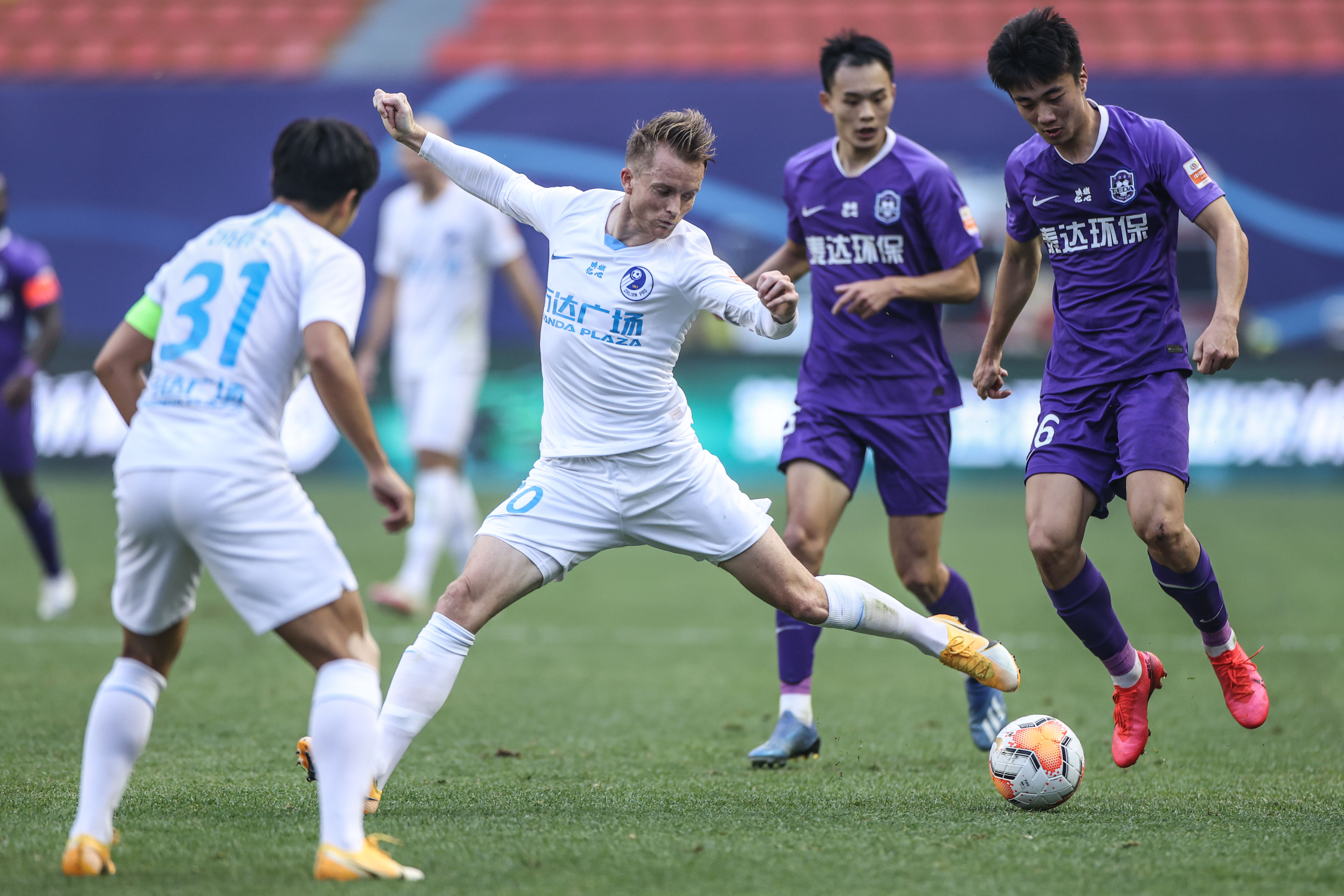 包含天津泰达展现强大攻势,逆转战胜对手的词条 包含天津泰达展现强大攻势,逆转战胜对手的词条