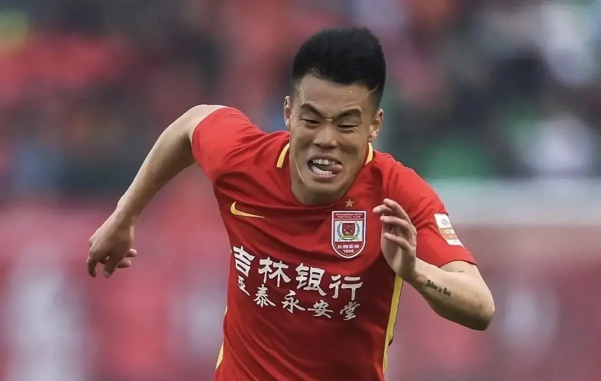 外援大爆发,单场得分破百,助力球队获胜 外援大爆发,单场得分破百,助力球队获胜