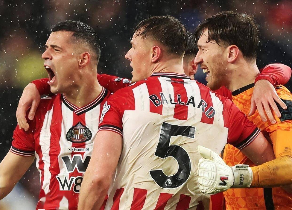 利物浦铁血防守,英超传奇再度熠熠生辉 利物浦铁血防守,英超传奇再度熠熠生辉