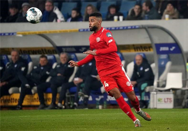 法兰克福意外败北,士气受挫的简单介绍 法兰克福意外败北,士气受挫的简单介绍