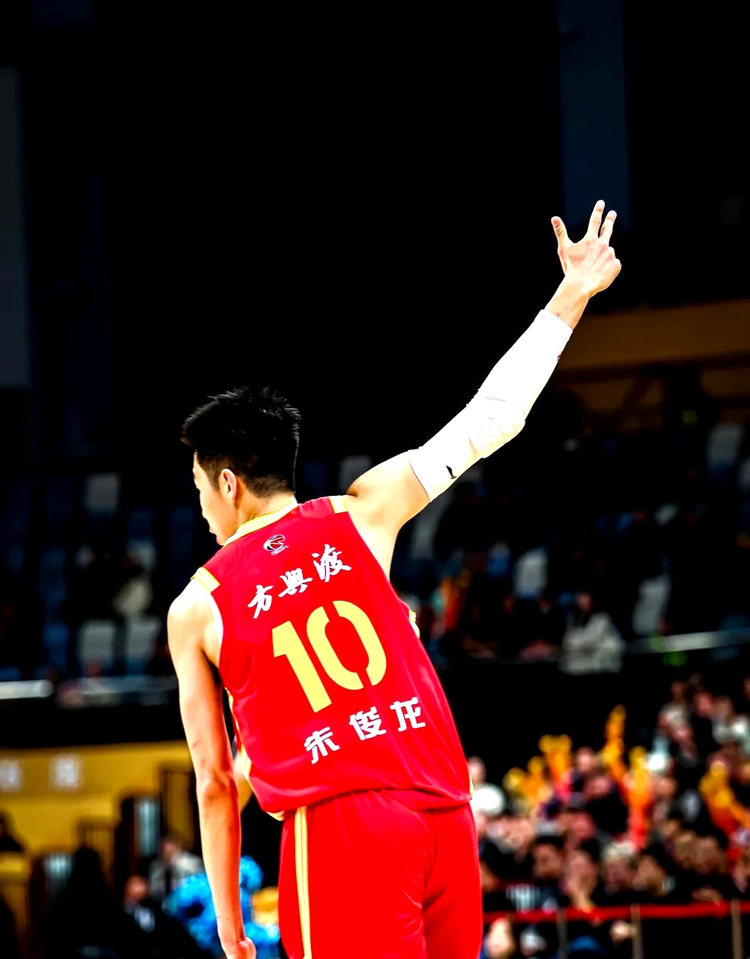 包含浙江稠州男篮勇夺客场胜利，实力不可小觑的词条