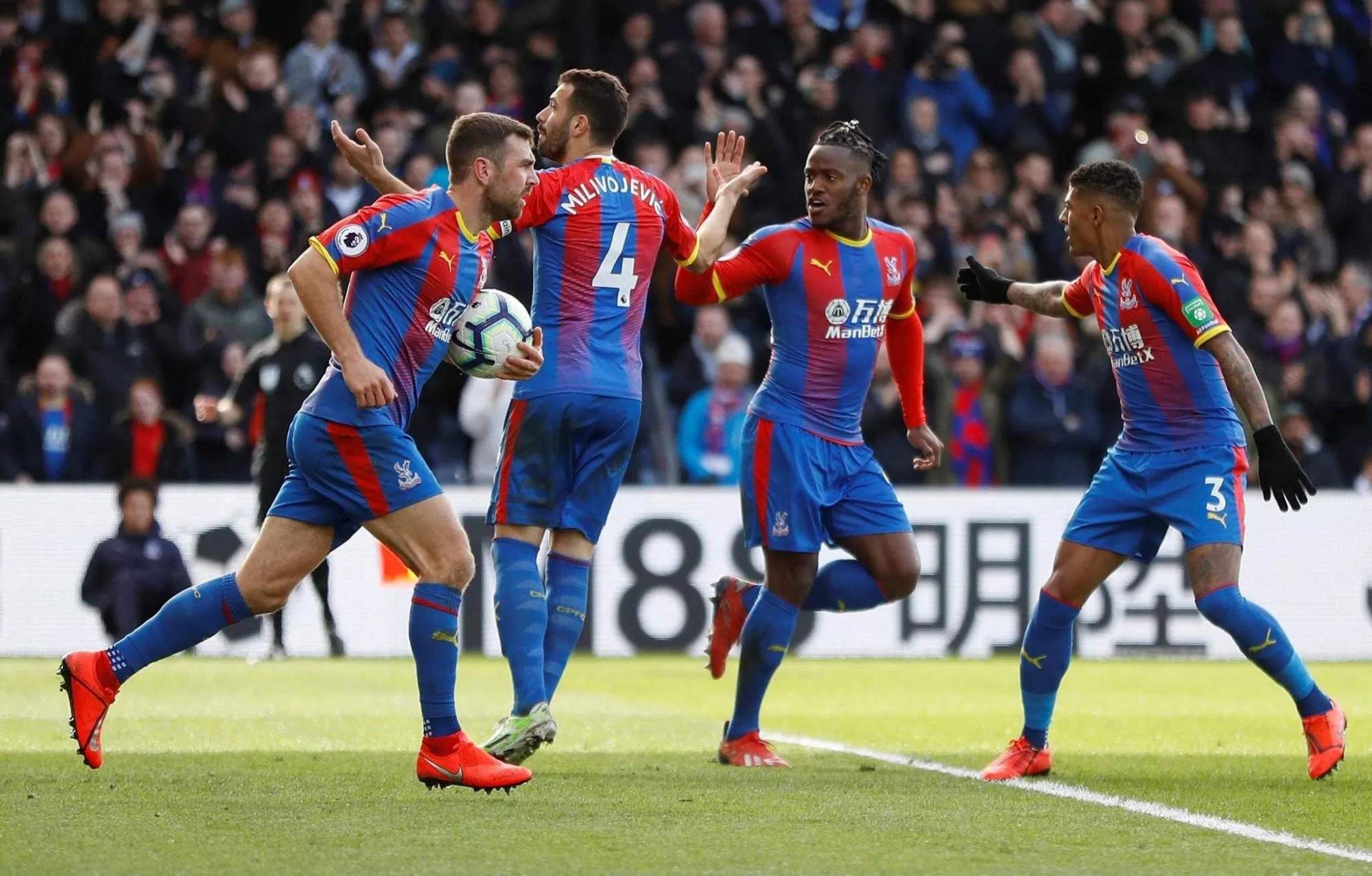 水晶宫主场大胜沃特福德，保级前景看好的简单介绍