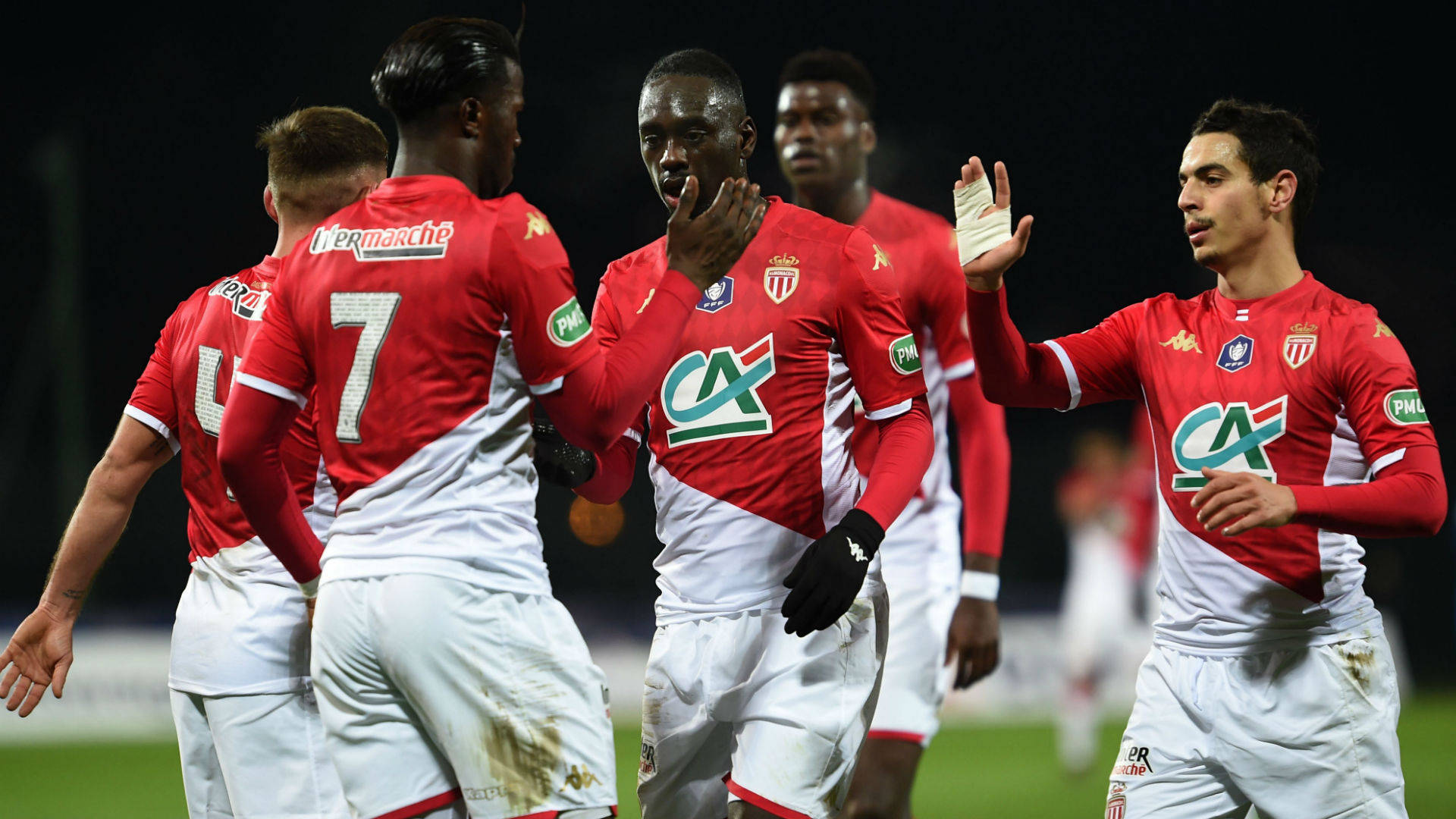 包含摩纳哥大胜里尔，法甲实力强队意气风发的词条